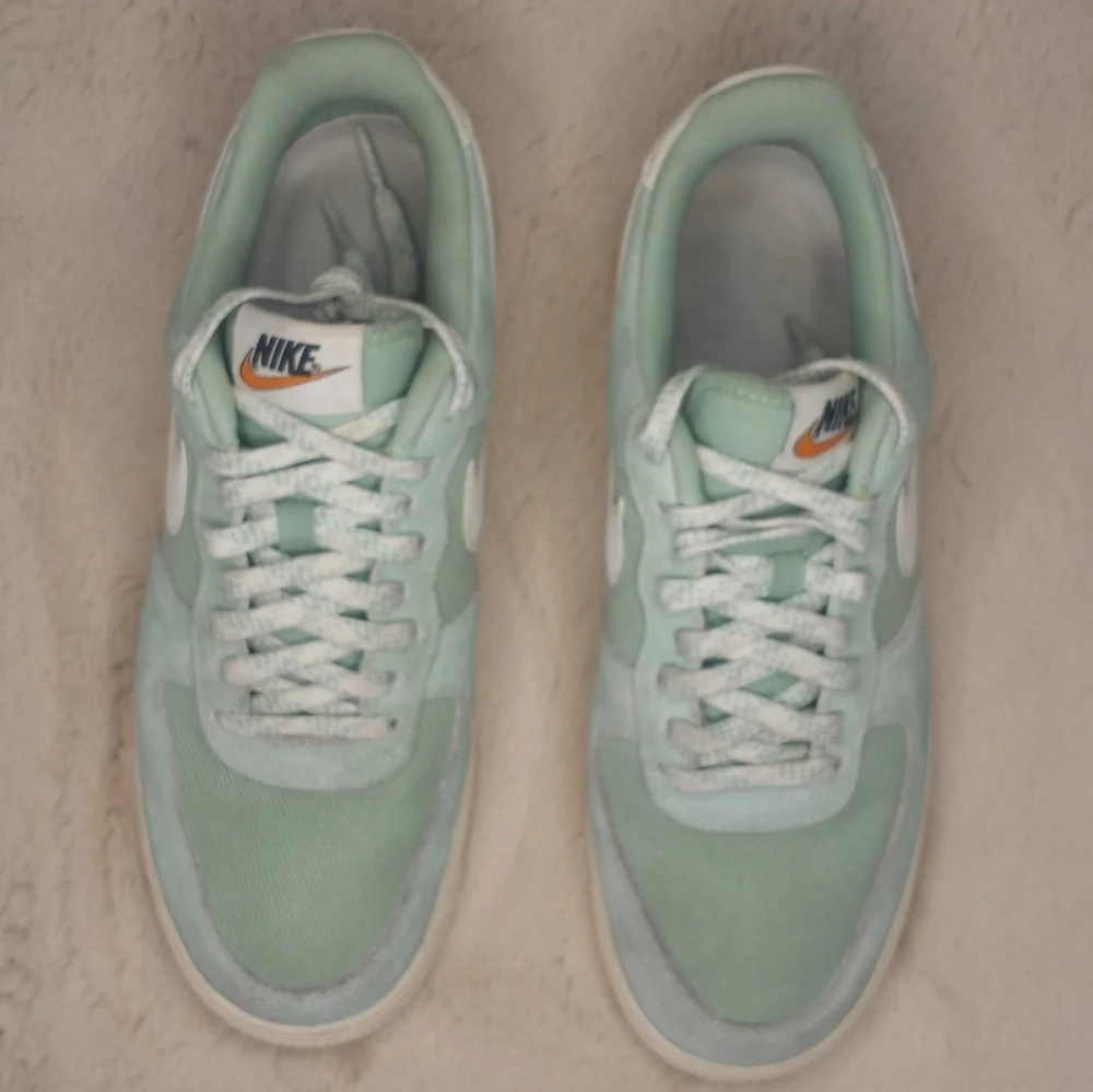 Nike Classic Air Force 1 '07 LV8 Certified Fresh 2022 Release Enamel Green Sail - Picture 3 of 12